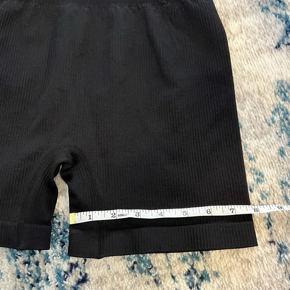 Black Ribbed Seamless High-Waisted Compression Biker Shorts Medium - Picture 5 of 7